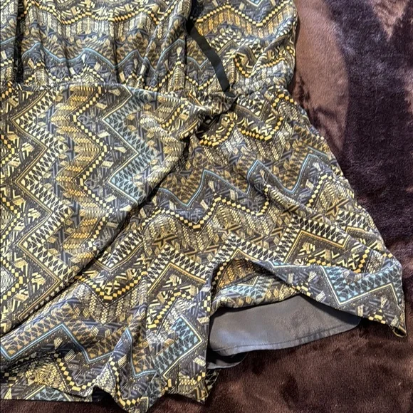 Chevron Patterned romper - Picture 2 of 4